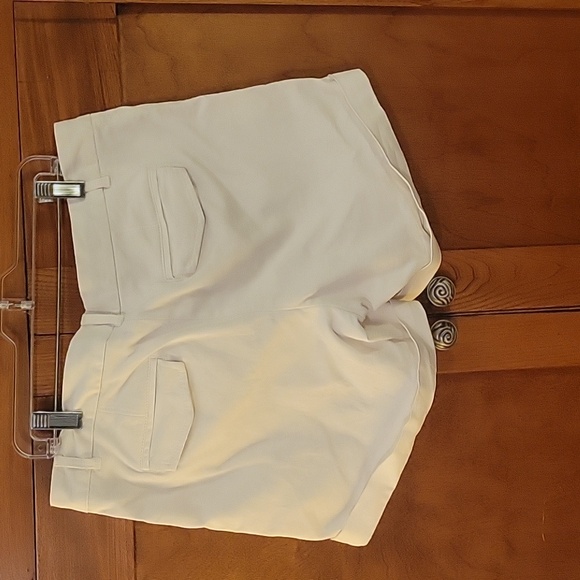 Banana Republic White Shorts - Picture 5 of 7